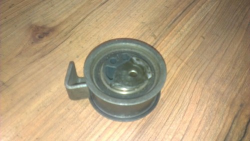 045109243c Spannrolle Zahnriemen Steuerriemen (Riemenspanner)  Vo DE90254-90