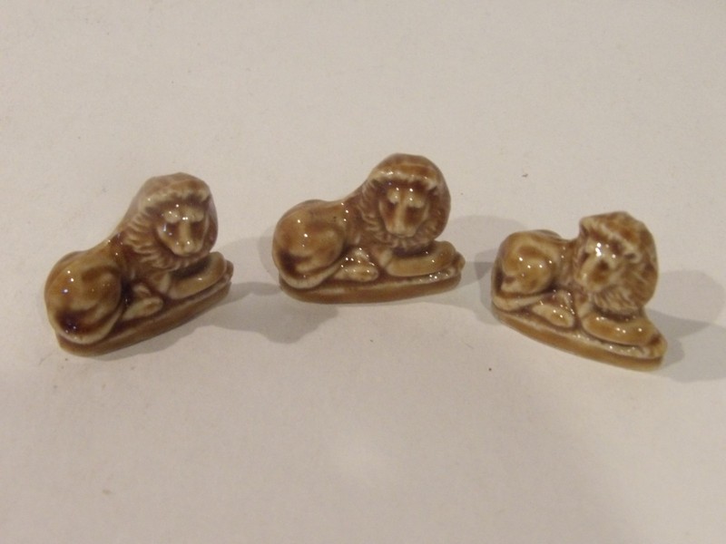 WADE WHIMSIES RED ROSE TEA PORCELAIN "LION FIGURINE 3-PIECE LOT