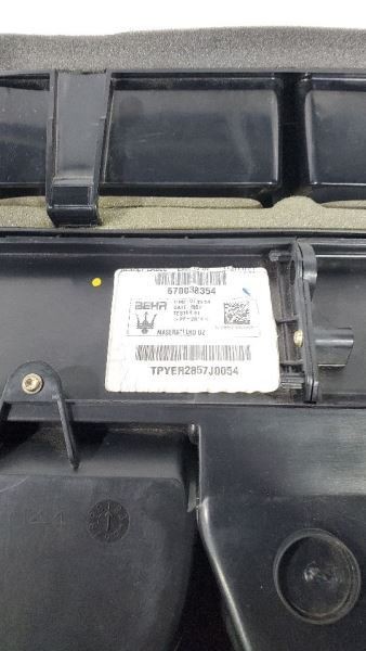 2018 Maserati Levante OEM AC Heater Core Evaporator Housing Case Blower Motor