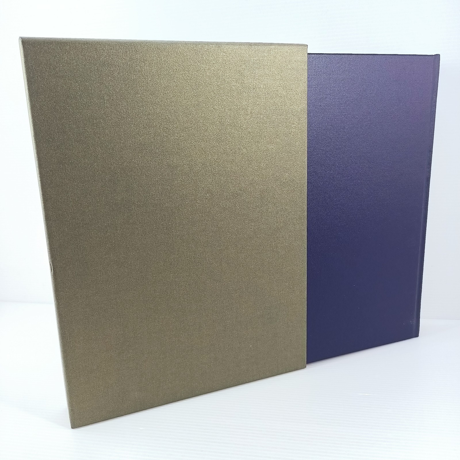 The Folio Book of Days Robert Hulliston Folio Society 2002 Hardcover Slipcase image 2
