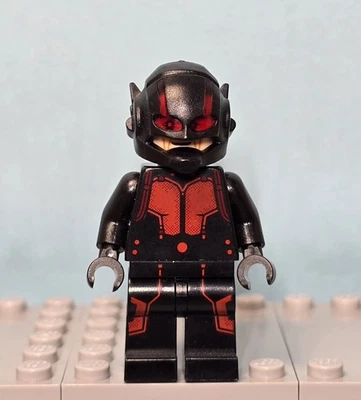Lego Hank Pym Ant-Man SH0202 Minifigure 76039 Marvel Super Heroes Antman Ant Man - Image 1 of 4