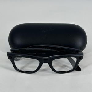 Ray-Ban Meta Wayfarer (Gen 1) Matte Black/Clear to Graphite Green-Charging Issue