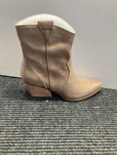 Dolce Vita Keilani Boots Womens Size 8 Block Heel Western Suede Ankle Booties