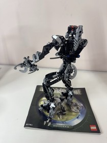 Bionicle Titans Warrior:  Roodaka 8761 with Manual. Complete . 2 Spinners.