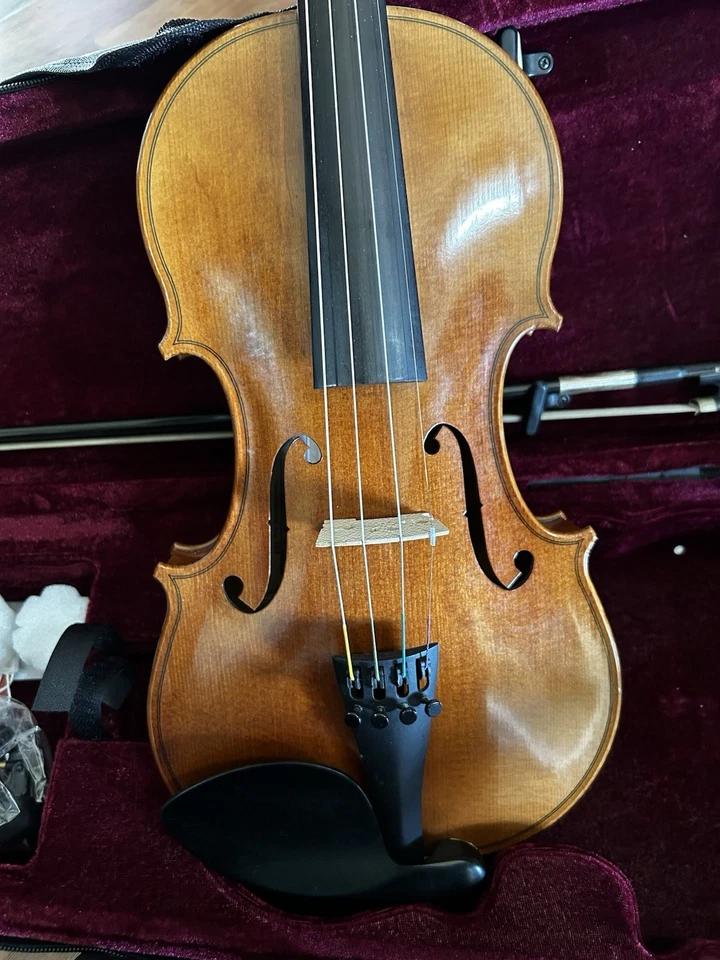 Violino Yamaha YVN003 4 cordas 4/4 com estojo - Imagem 2 de 4