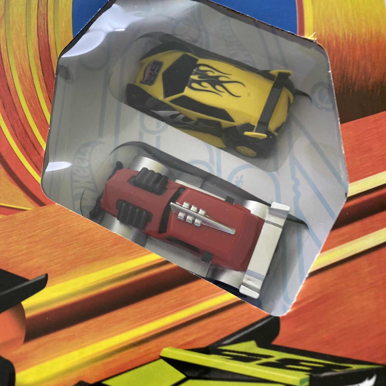 NEW Hot Wheels Track Set Slot Car 9.3 feet Scale Speed 450 MPH 2 Turbo