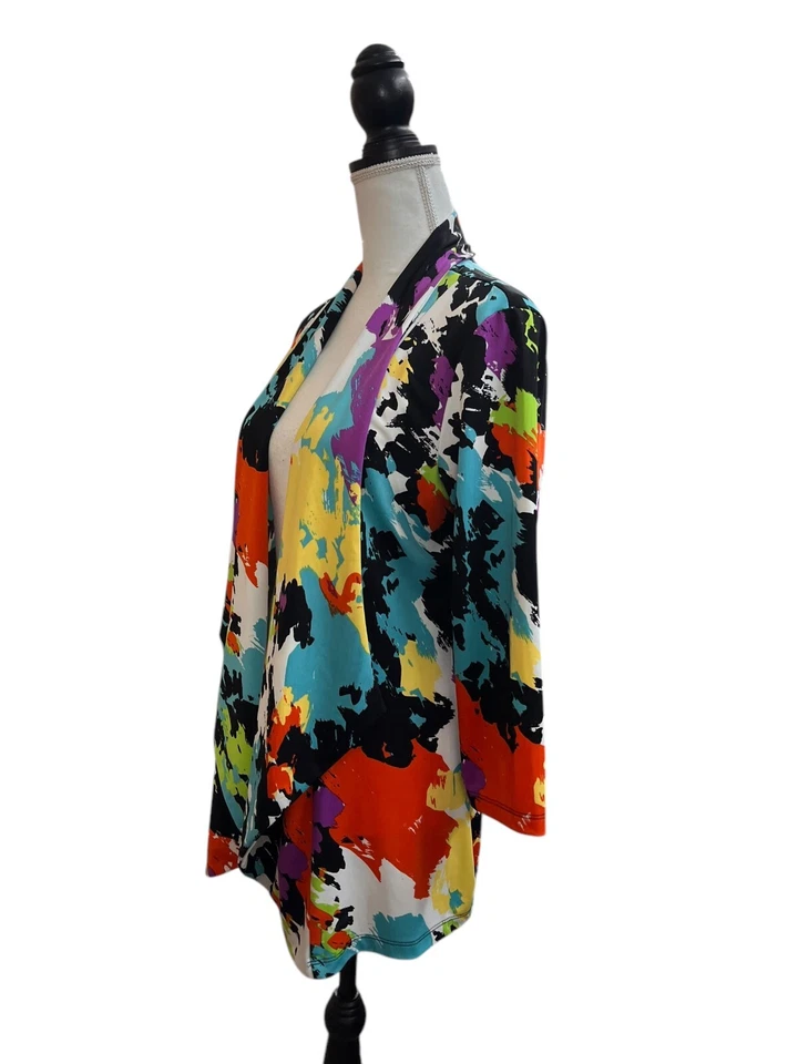 Cardigã feminino marca Slinky médio estampa abstrata manga 3/4 abertura frontal - Imagem 2 de 4