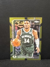 25-26 Topps Chrome-Giannis Antetokounmpo /275 Yellow Basketball Refractor Bucks