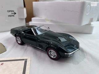 1/24 SCALE MODEL DANBURY MINT 1968 Chevrolet Corvette Convertible British Green
