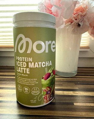 more Protein Drinkpulver Iced Matcha Latte & Cherry Mochi, 90% weniger Zucker