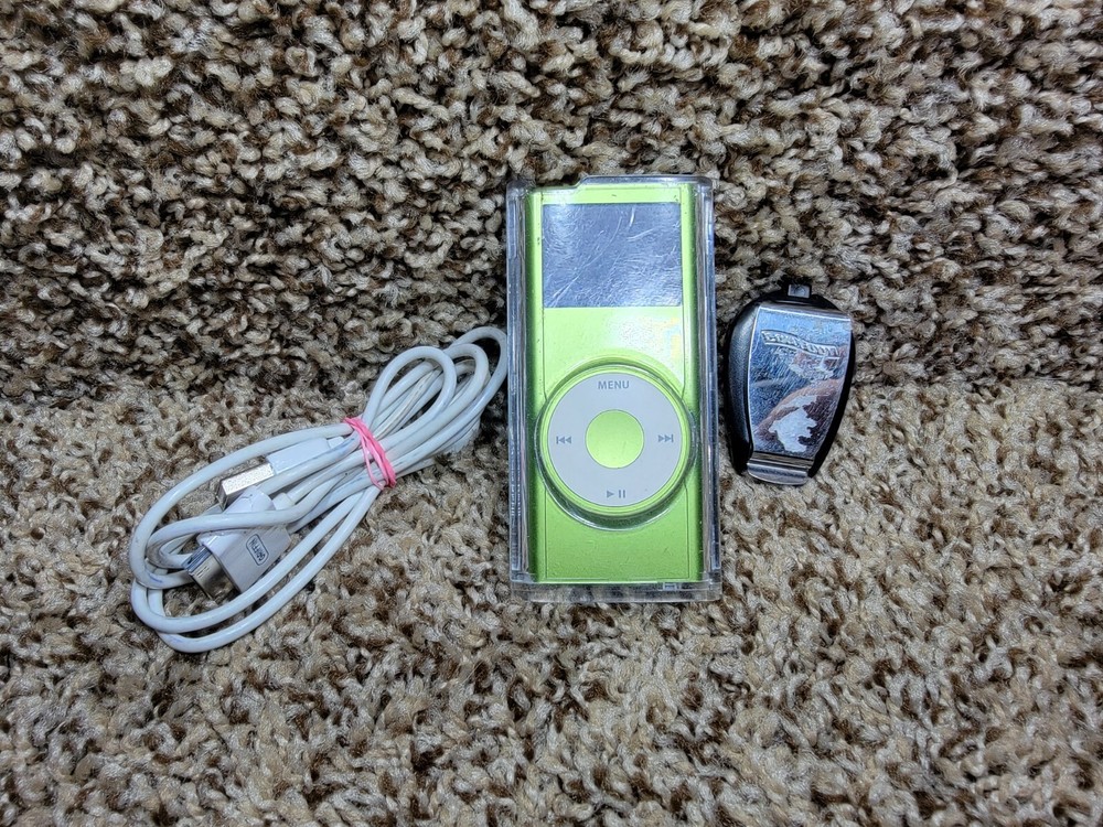 Apple iPod Nano 2nd Generation Green (4 GB) MP3 Music Player A1199 W/case bundle