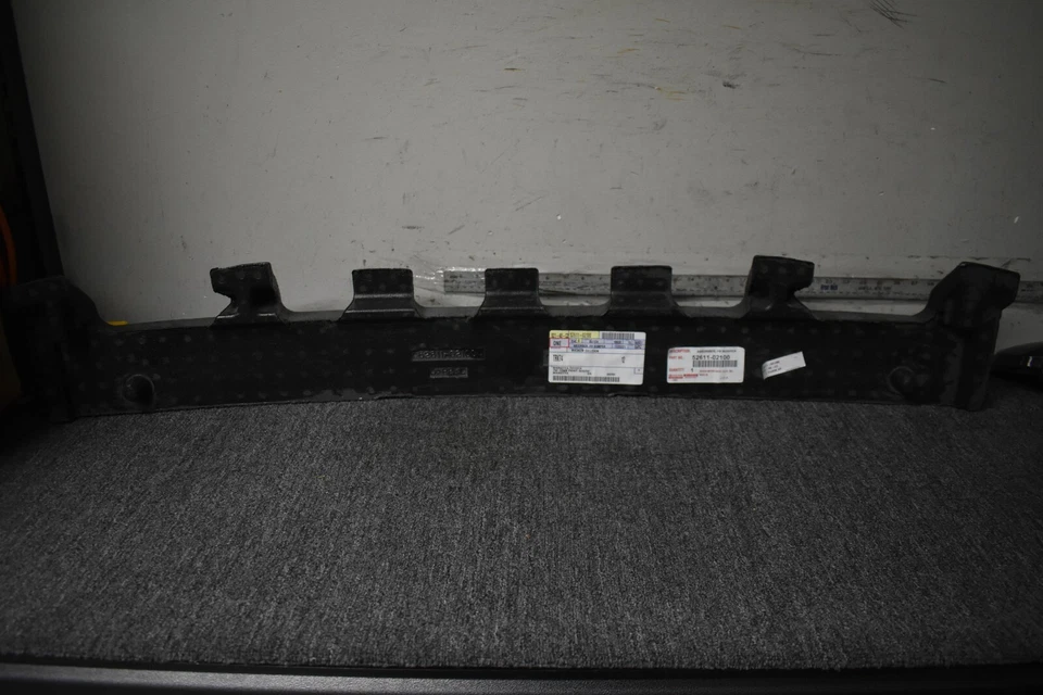 Toyota Corolla 2004-2008 amortiguador de energía delantero fabricante de equipos originales Foto 4 de 4