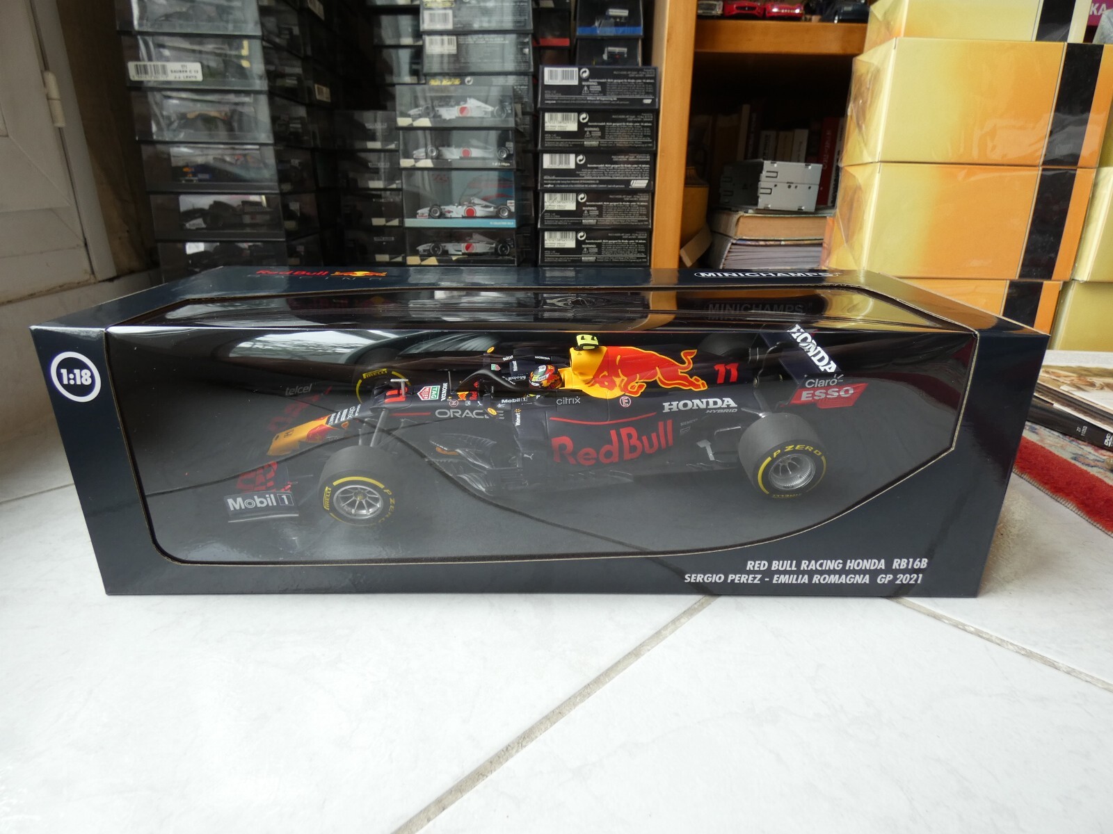 Red Bull Honda RB16B miniature de collection 1/18 Minichamps Sergio Perez de luxe