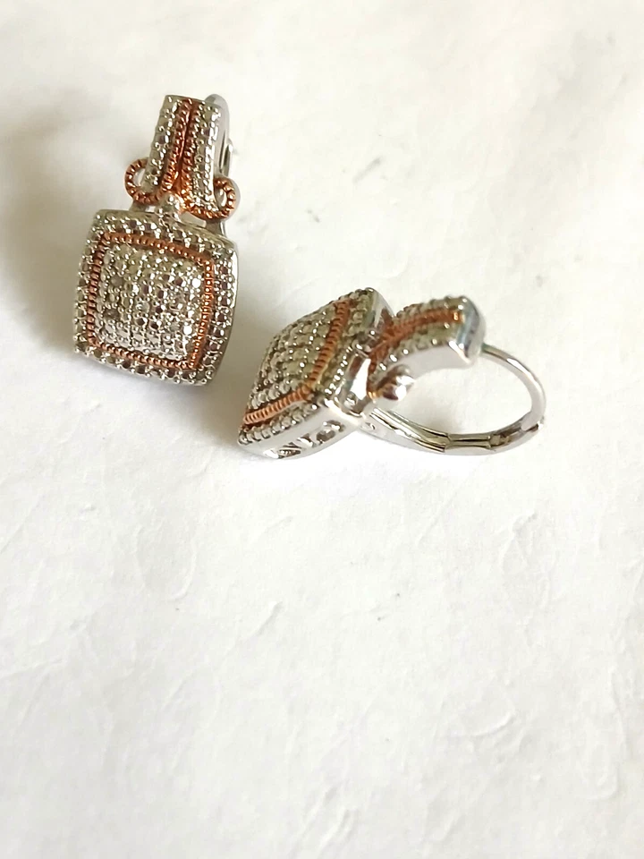 ANILLO Y PENDIENTES PLATEADOS CON DIAMANTES PAVÉ GENUINOS Foto 3 de 4