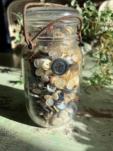 Atlas Mason Canning Jar Full Vintage Buttons Trinket Miniature Craft Sewing - Picture 8 of 8