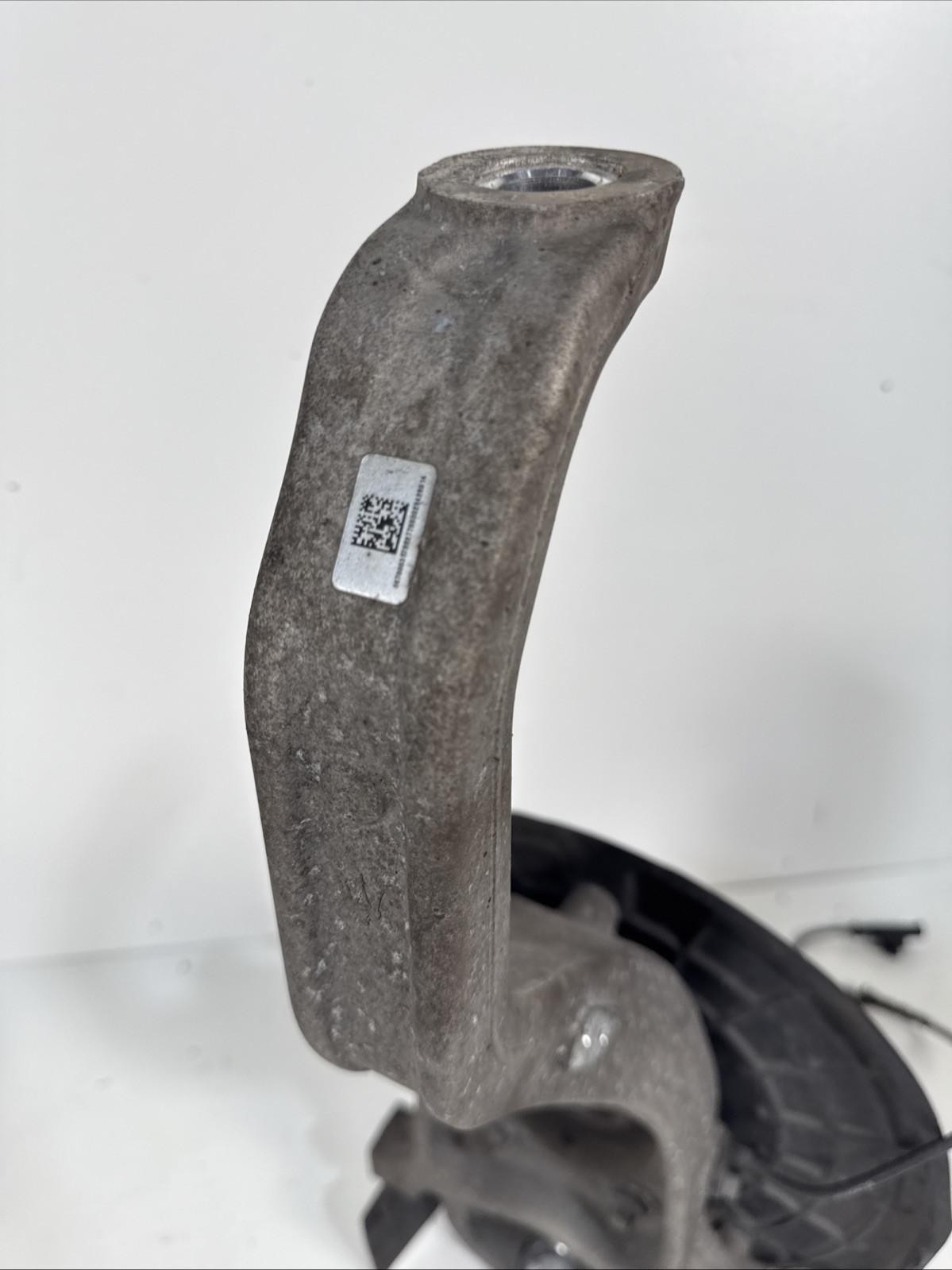 Maserati Quattroporte GTS RWD Front Left Wheel Knuckle Spindle 14-18 :O