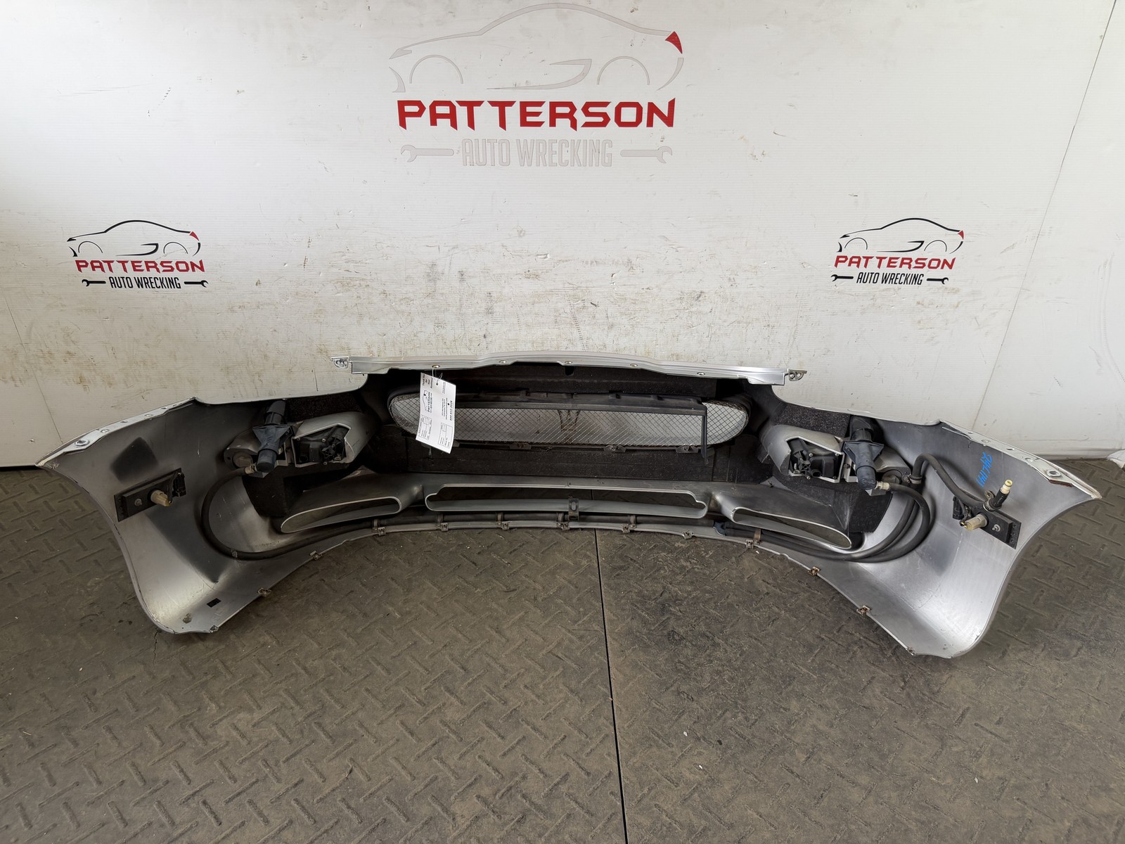 02-06 MASERATI SPYDER CAMBIOCORSA FRONT BUMPER COVER W/GRILL & LIGHTS 236649