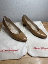 Vintage Salvatore Ferragamo Italy Tan Leather Pumps Shoes sz 8 AAA Narrow
