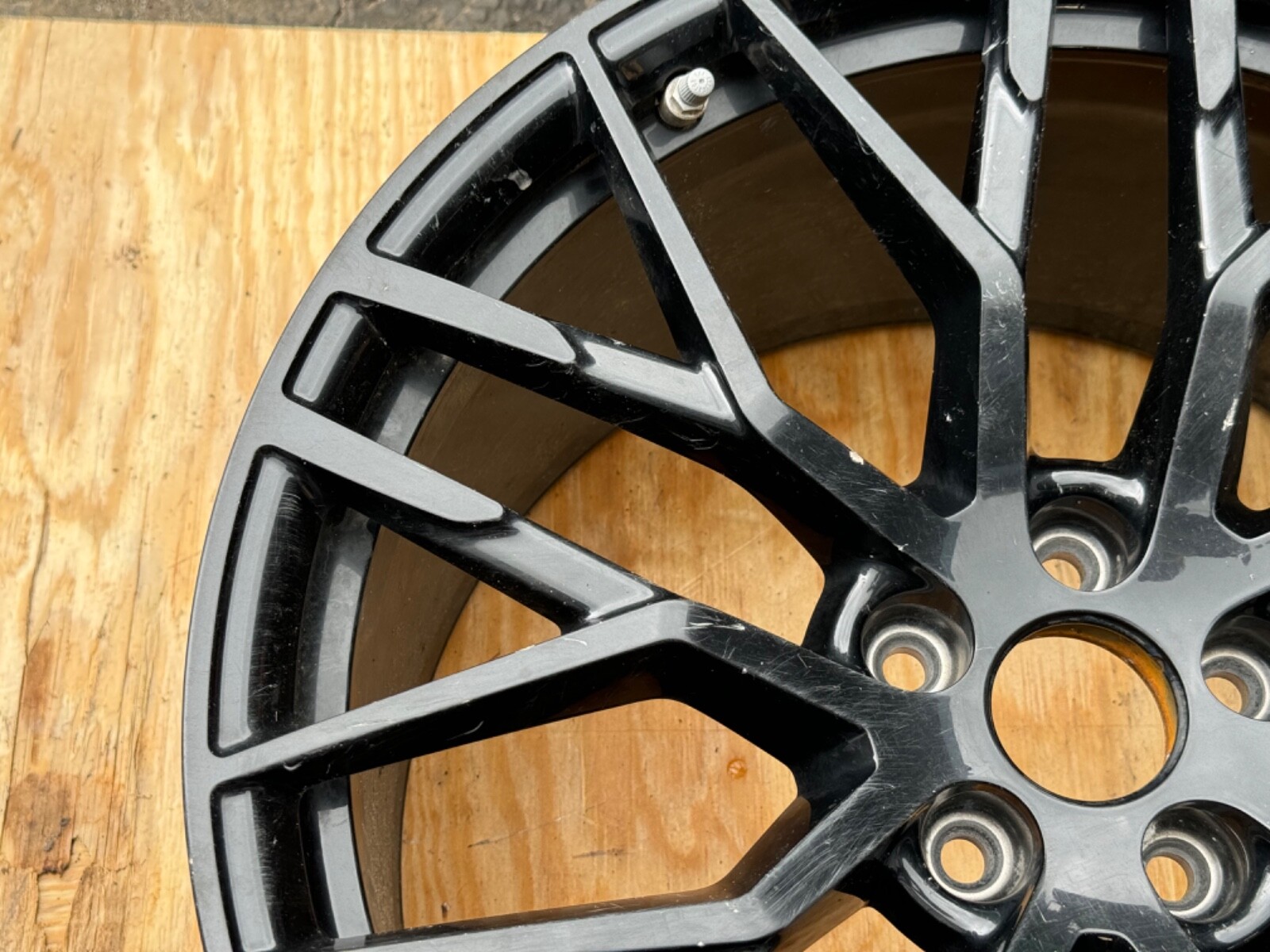 17-23 AUDI R8 V10 20 INCH 20 X 11 ORIGINAL REAR WHEEL RIM GLOSS BLACK *Not Round
