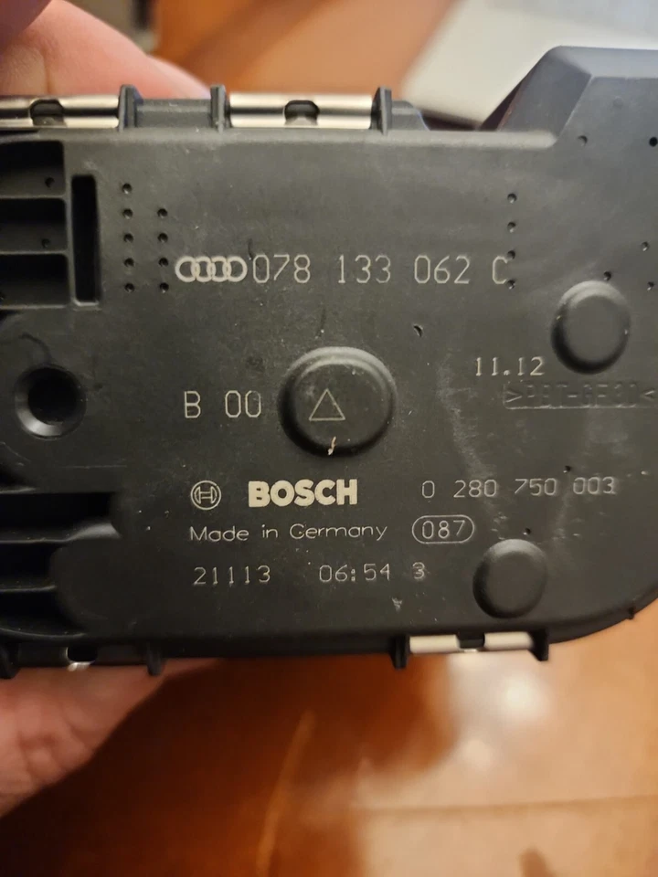 Acelerador Audi A6 A4 Allroad Quattro y S4 S6 R8 S8 nuevo de fábrica Audi 078133062C  Foto 3 de 4