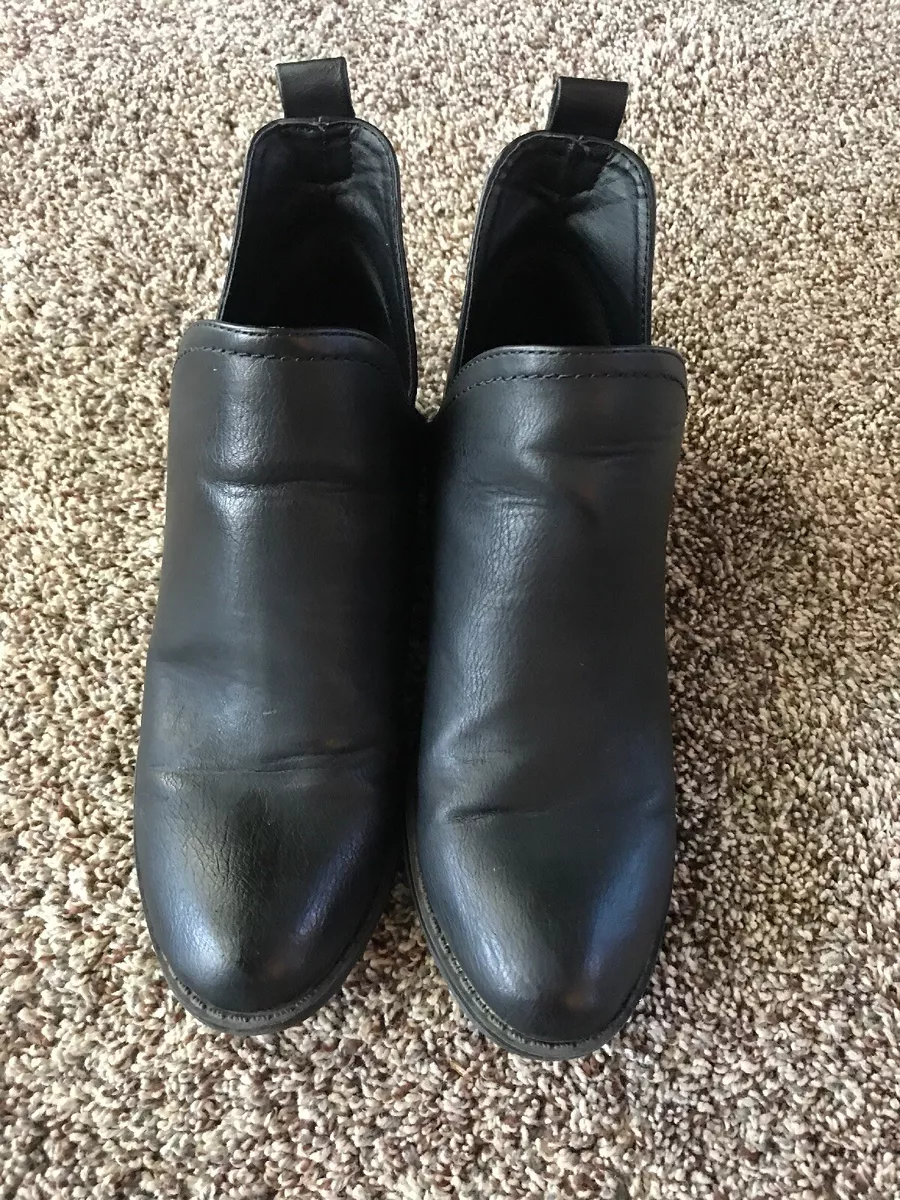 Nora v cut ankle clearance booties