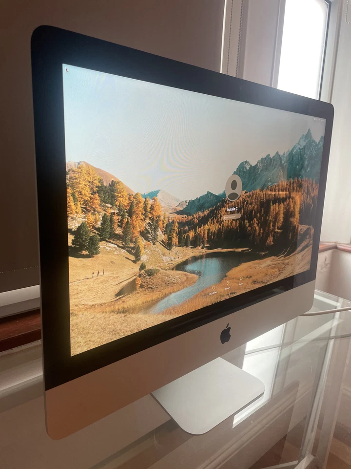 Apple iMac (21.5-inch, 2017) 8GB, 2.3 GHz, Core i5 (With Apple Mouse & Keyboard) - Image 3 of 4