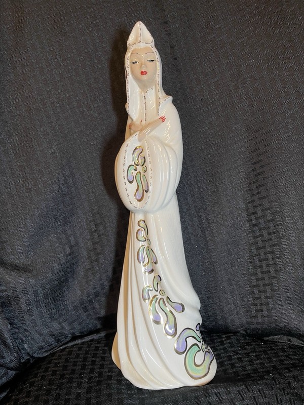 Josef Original Muriel Of California Ming Toy 