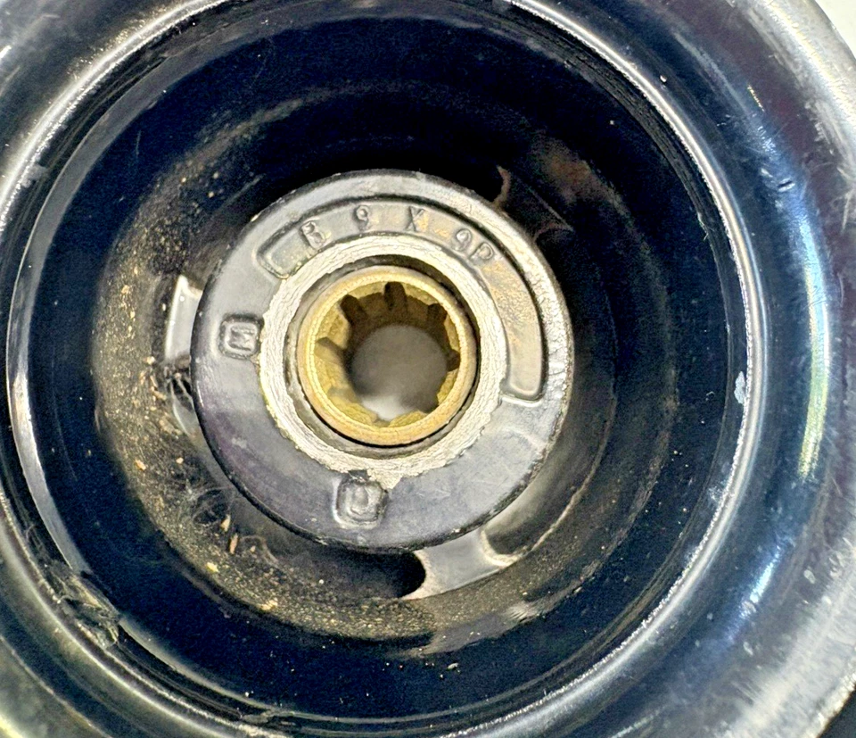 Mercury 9,9 HP 4 tiempos hélice 3 hojas 9x9RH Mercalloy aluminio 828156A12 8 estrías Foto 4 de 4