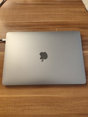 Apple MacBook Pro 13 Zoll 2020, 256GB SSD, Intel I5, 8GB, Touchbar, Space Grau