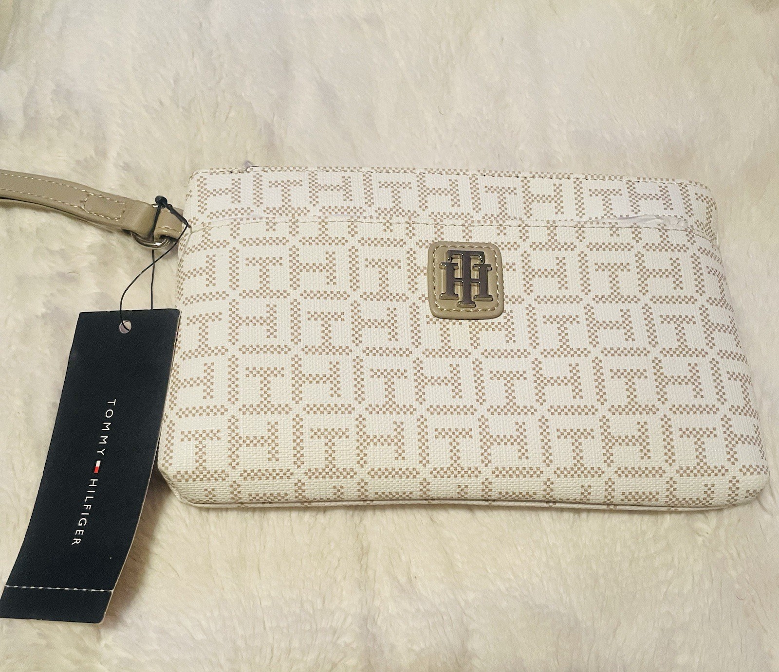 Tommy Hilfiger Women's Logo Printed Medium Wristlet Wallet Clutch Bag ( New)