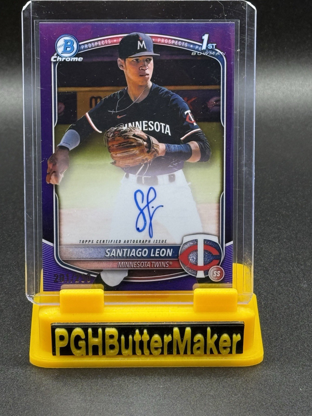 SANTIAGO LEON Twins 2025 BOWMAN CHROME 1ST Bowman PURPLE /250 AUTO