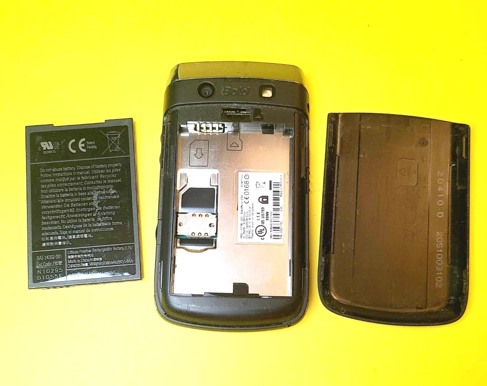 100% WORKING & UNLOCKED BLACKBERRY BOLD 9700 QWERTY CELL PHONE BELL TELUS ROGERS - Image 3 of 4