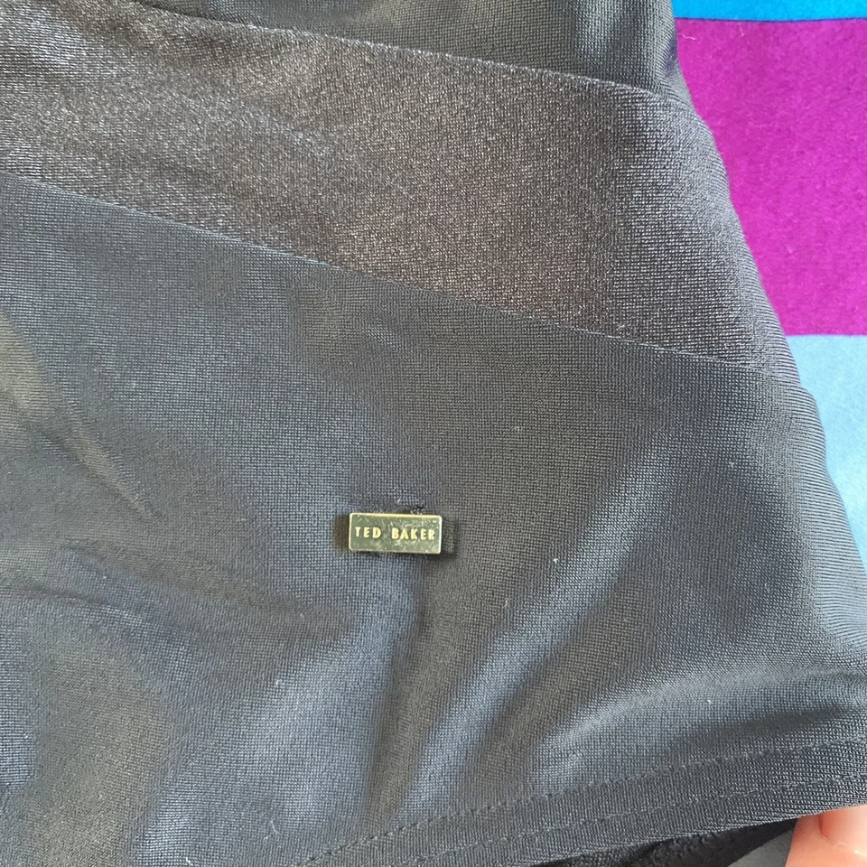 Traje de baño Ted Baker London negro con bandas halter de una pieza talla 2 Foto 3 de 4