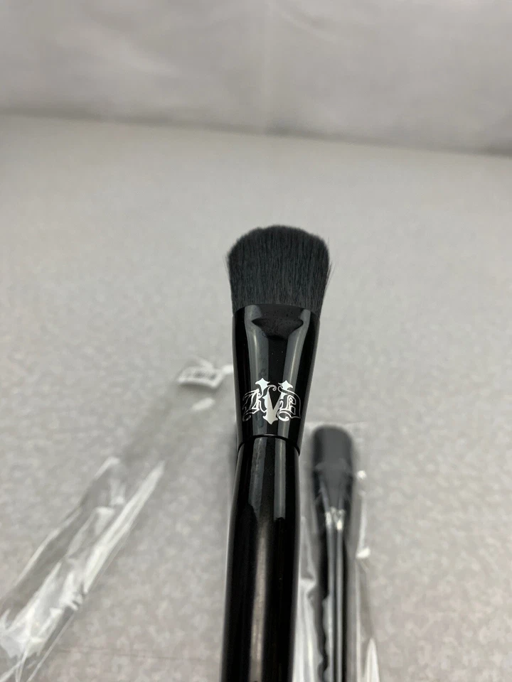 Lote de 3 brochas de maquillaje en polvo Kat Von D rubor hipoalergénicas nuevas moda KVD Foto 3 de 4
