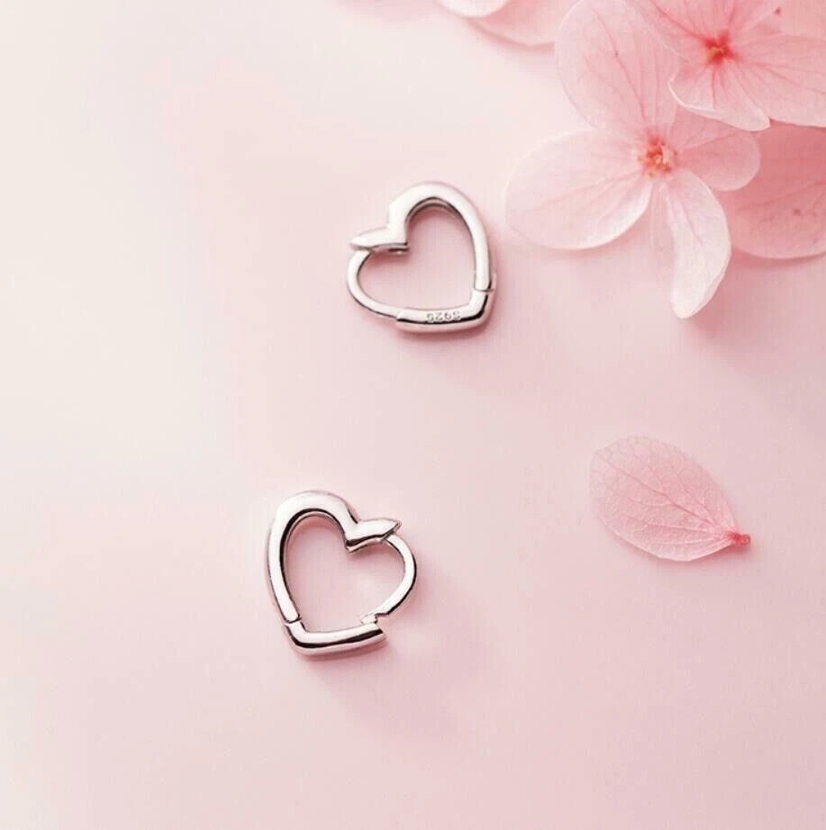 Brincos femininos de argola Love em forma de coração folheados a ouro branco 14k prata esterlina 925 - Imagem 4 de 4