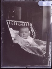 Bébé au landau PHOTO NEGATIVE c1920 sur Plaque de verre Vintage V40L12n