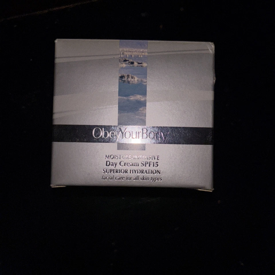 Crema de día Obey Your Body nueva sellada Foto 2 de 2