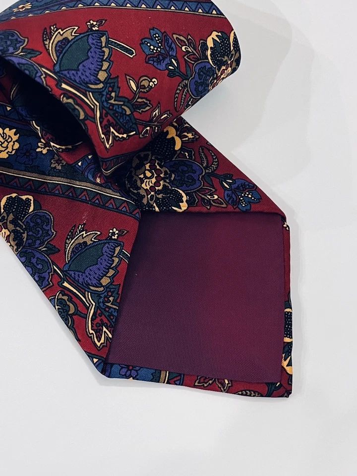 Vintage Gap Tie 58” x 3.5” Red Floral Made in USA 100% Silk Necktie - Image 3 of 4