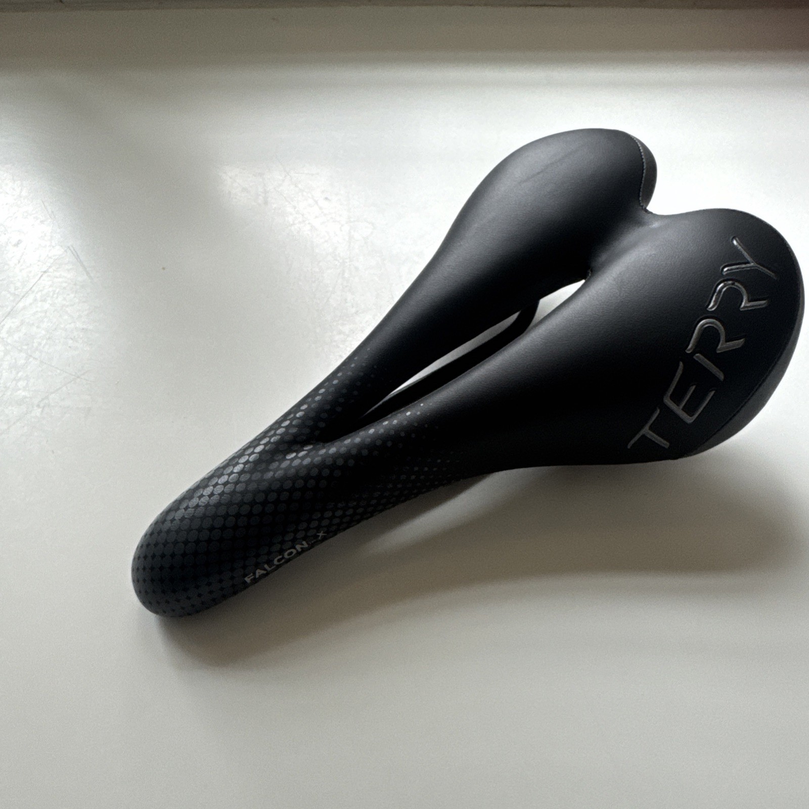 Terry Women's Falcon X Bike Saddle Seat Center Cutaway Road Mountain