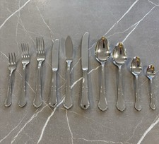 Couverts Inox 10/18  65 Pièces 