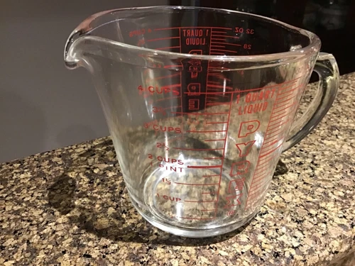 Vintage Pyrex 4 Cup D-Handle Measuring Cup # 532 Red Lettering 1 Quart 32 Oz