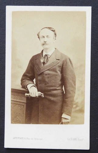 Old photo CDV portrait proud man approx. 1870 (by Levitsky in Paris)
