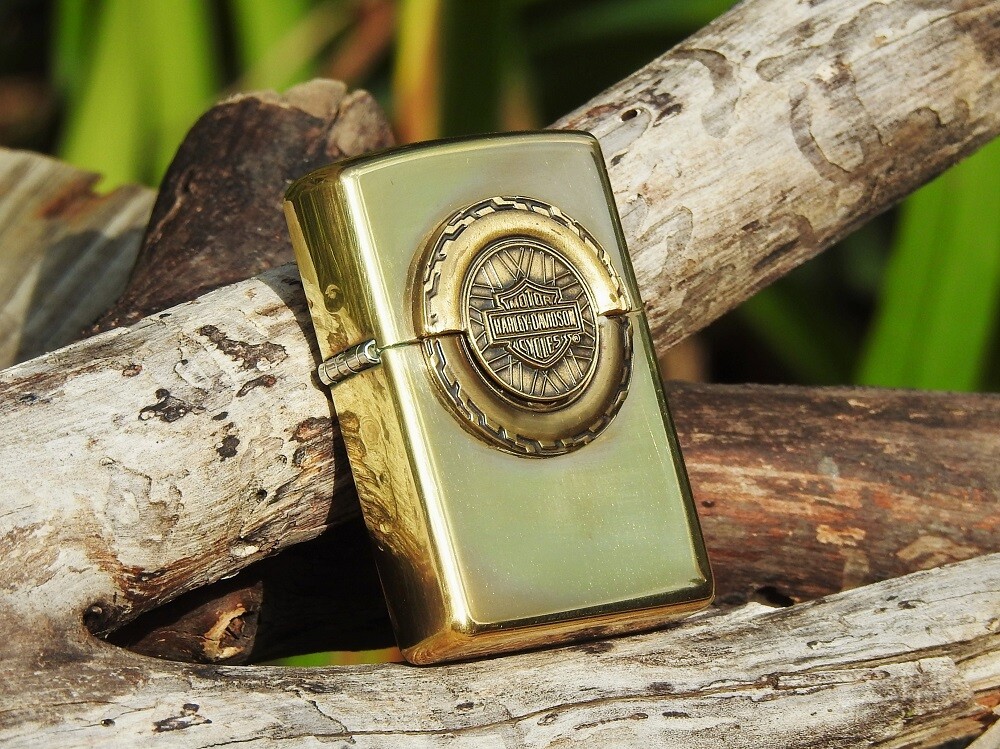 Zippo Lighter - Harley Davidson Tire Engine Surprise - Bar Zippo Lighter - Harley Davidson Tire Engine Surprise - Bar