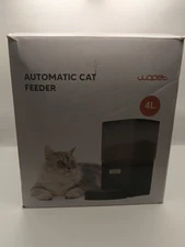 Automatic pet feeder for Dog And Cats 4L -white In Color 