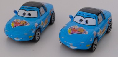 Disney Pixar Cars / Dinoco Mia & Tia / 1:55 Auto / Metall
