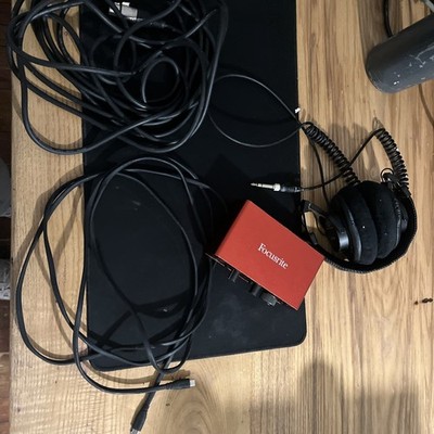 Focusrite Scarlett Solo And Mfr 7506 And Rode USB C  And Xlr Cable. Amazing Deal