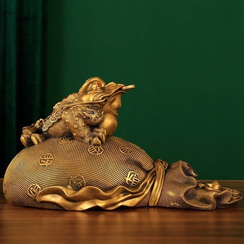 3 Legged Toad Money Bag Statue Chinese Feng Shui Wealth Home Office Decor - Picture 1 of 9