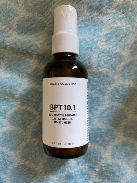 benzoyl peroxide over moisturizer