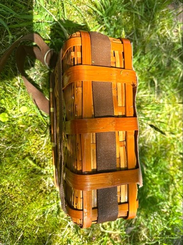 Traditional bamboo fish cage, dual compartments, shoulder style, 10"x7"x4" JDM - Picture 7 of 8
