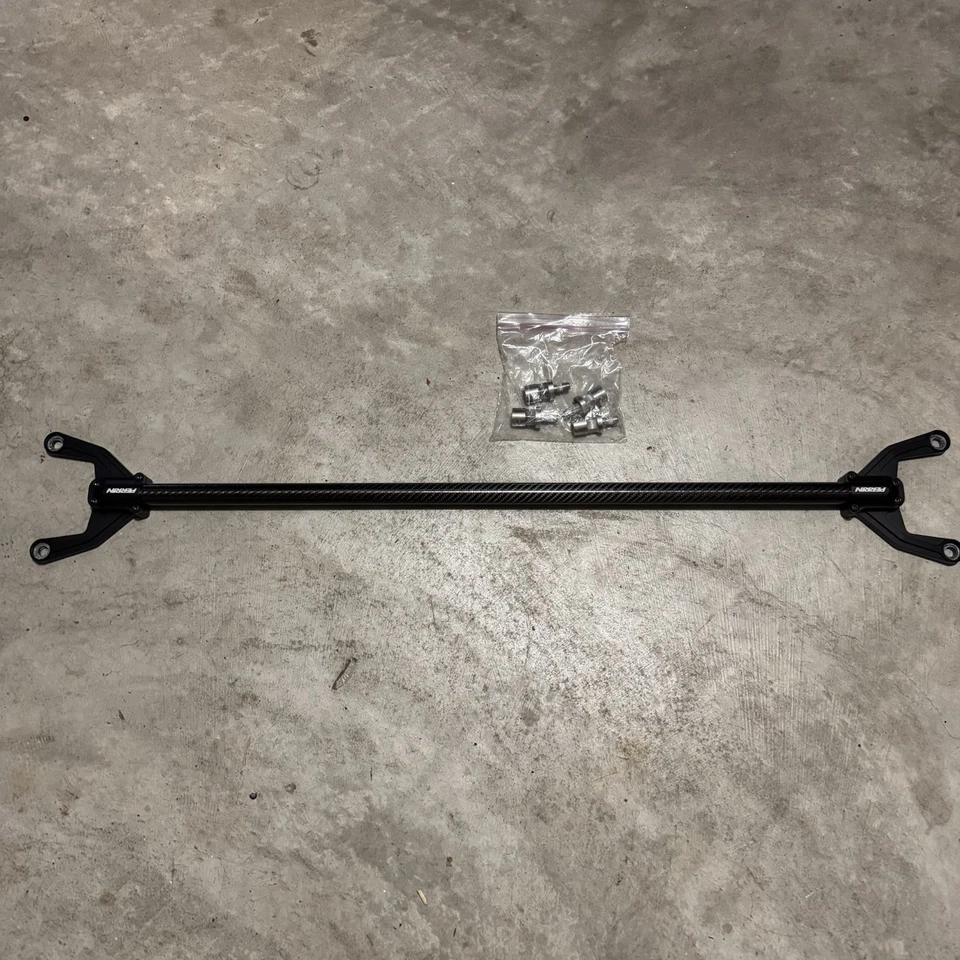 Soporte de barra de puntal trasero de fibra de carbono Perrin para 2013+ BRZ/FR-S/86/GR86  Foto 2 de 4